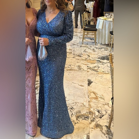 Blue Gown beaded evening - Picture 4 of 4